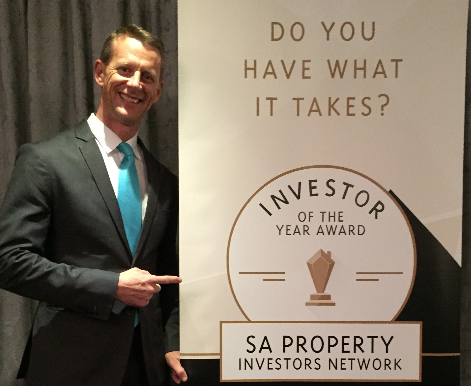 Robin Booth Juding Investor fo the Year Award
